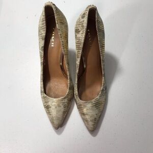 Coach Women's Textured Heels Size 8B SB-01